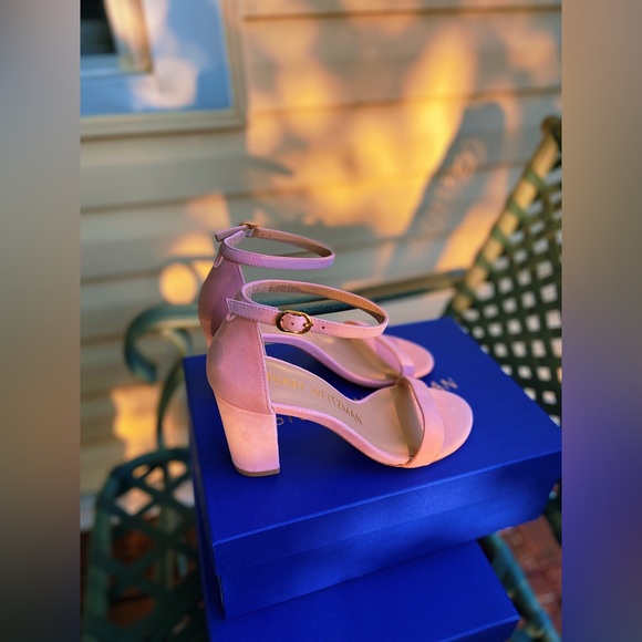 Stuart Weitzman Nearlynude Sandal 5.5B - Picture 2 of 6